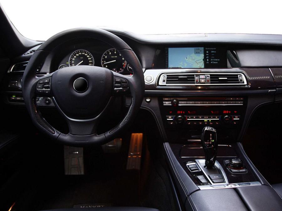  BMW 7-Series by Mansory 2011 года  (фото 2 из 11)